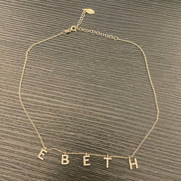 The Sis Kiss “Ebeth” Name Gold Necklace - Picture 1 of 4